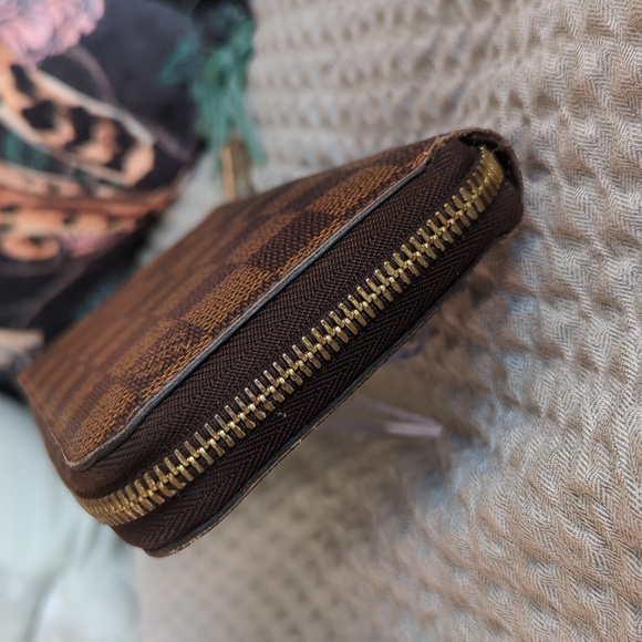⚡ FLASH SALE - Louis Vuitton Damier Ebene Zippy Wallet - Picture 5 of 17